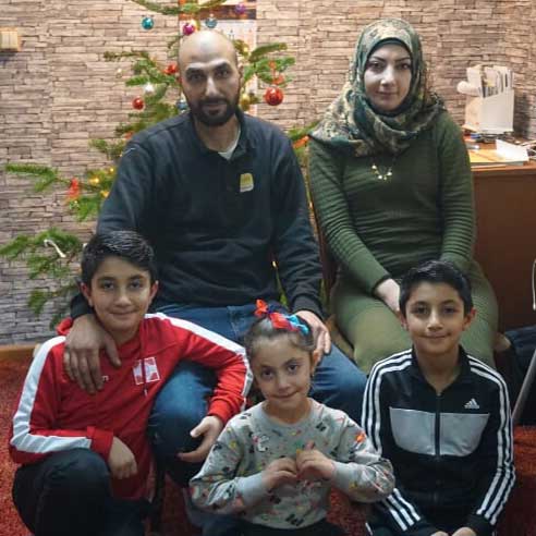 Nesrin met haar man Jamel en haar kinderen Khaled, Abed en Almas